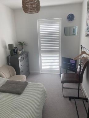 Small Double room to rent